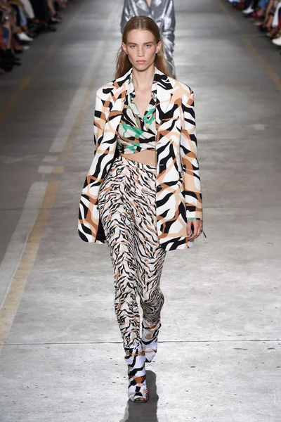 Look 23